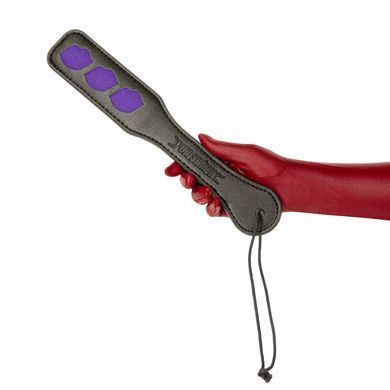 Паддл Punishment &ndash; Purple Lips Paddle &ndash; Black, залишає слід у вигляді поцілунку &mdash; купити в інтим-бутику EroticToys