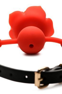 Силіконовий кляп з трояндою Master Series: Blossom Silicone Rose Gag &ndash; Red &mdash; купити в інтим-бутику EroticToys
