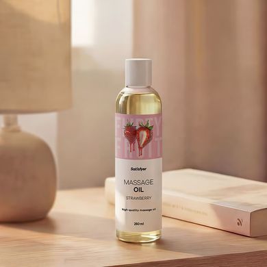 Розпродаж!!! Масажна олія Satisfyer Massage Oil Strawberry 250 мл (термін 30.04.2027) &mdash; купити в інтим-бутику EroticToys