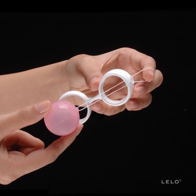Набір вагінальних кульок LELO Beads, діаметр 3,5 см, змінне навантаження, 2х28 та 2х37 г &mdash; купити в інтим-бутику EroticToys