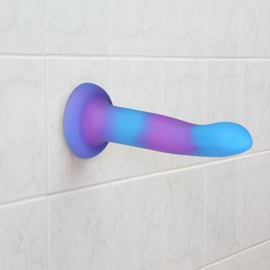 Фалоімітатор, що світиться в темряві, ADDICTION Rave 8&Prime; Glow in the Dark Dildo Blue Purple, 20,3 см &mdash; купити в інтим-бутику EroticToys