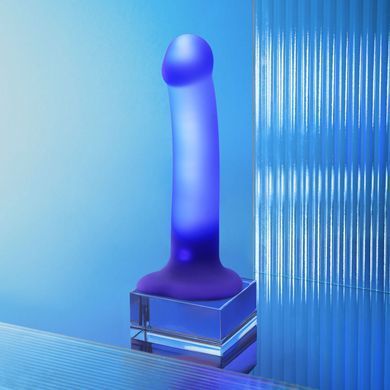 Замовити анонімно: Дилдо, що світиться Strap-On-Me Glow-LED Dildo Purple - M Дилдо, що світиться Strap-On-Me Glow-LED Dildo Purple - M — купити в інтим-бутику EroticToys