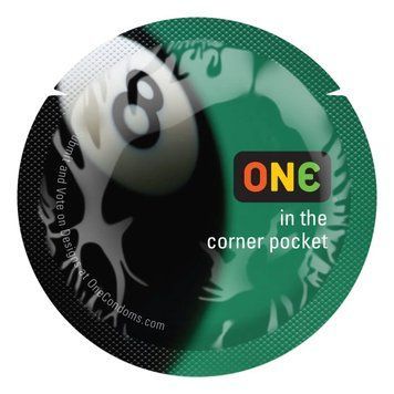 Презерватив ONE Color Sensations ONE is the corner pocket, 1 шт, чорний, гладенький, зі змазкою &mdash; купити в інтим-бутику EroticToys